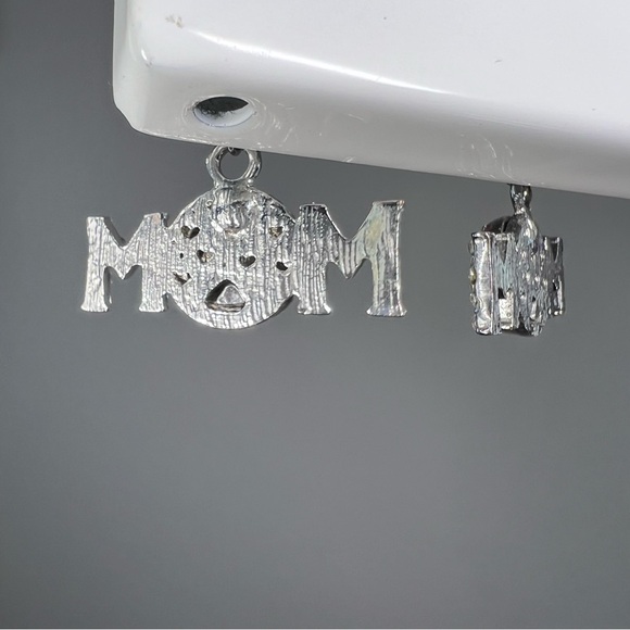 Sparkling softball MOM Rhinestone Earrings - Picture 3 of 5